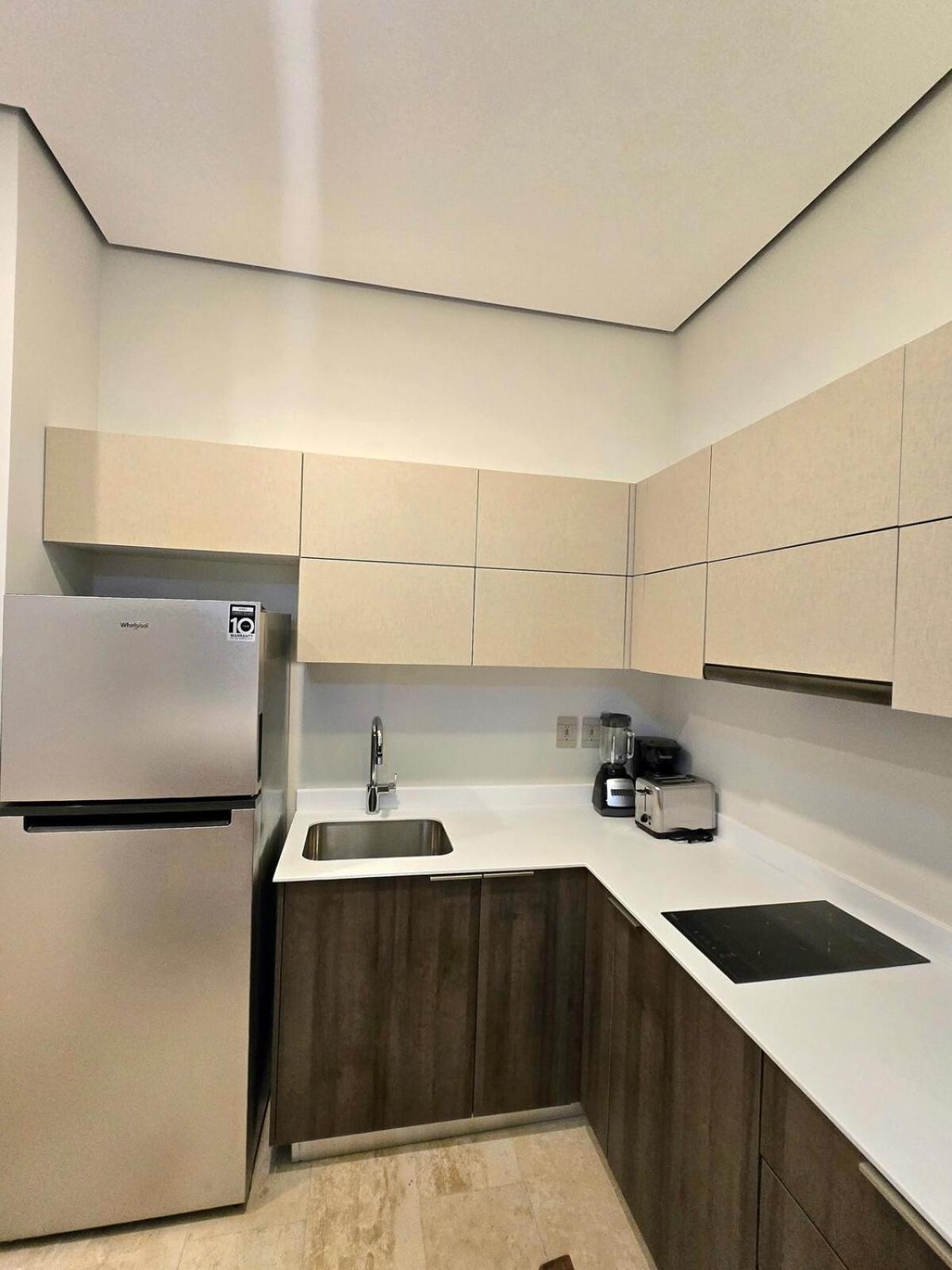 1 Bd - 5 Min Walk To Apartamento *
